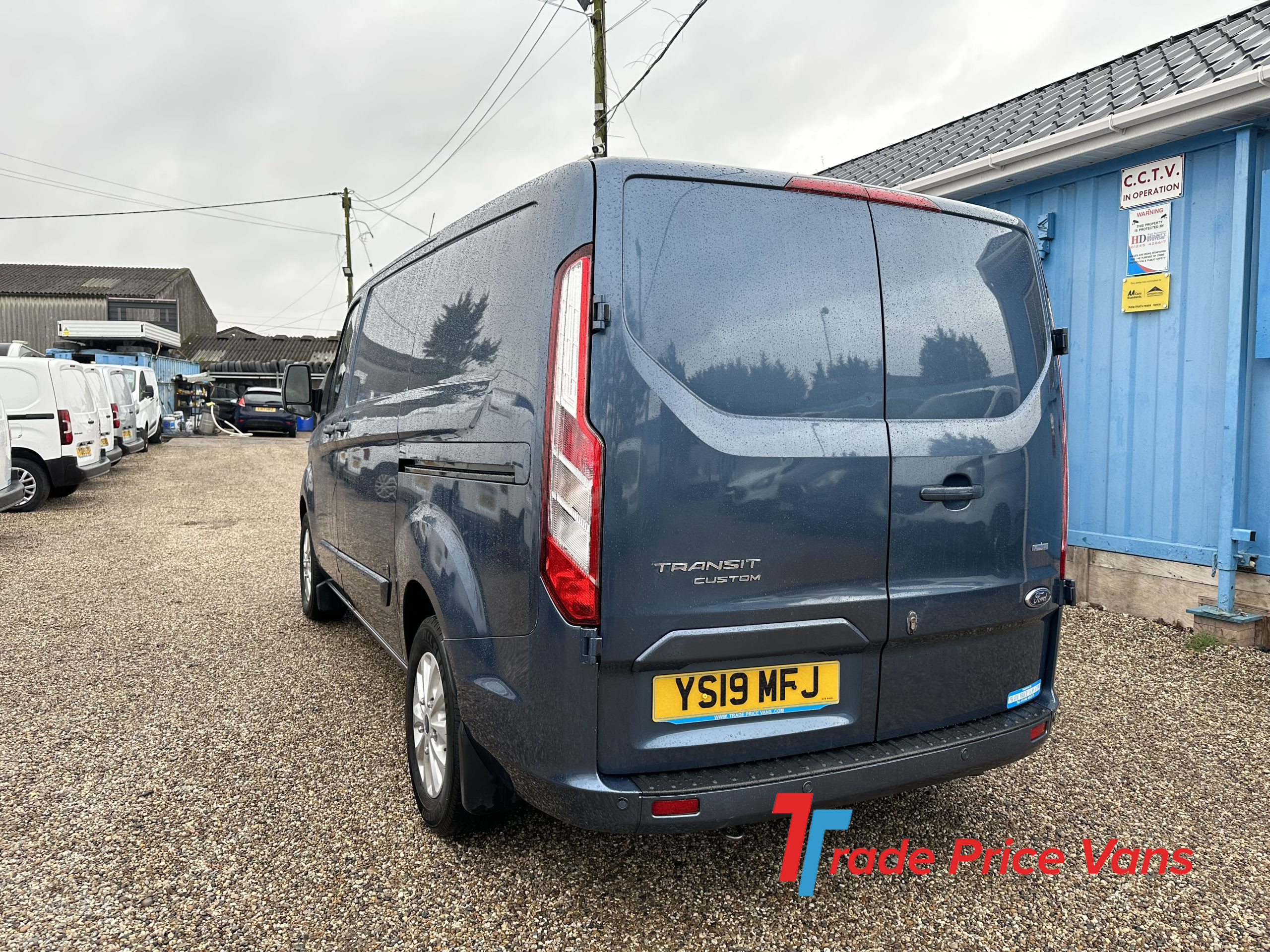 FORD TRANSIT CUSTOM 280 LIMITED AUTOMATIC VAN FOR SALE IN ESSEX Trade