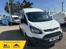 2017 (17 PLATE) FORD TRANSIT CUSTOM 290 L1 H2 AIR CON EURO 6 ULEZ COMPLIANT 240V POWER SUPPLY SECURITY LOCKS ** CAM BELT REPLACED **