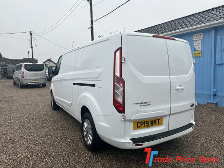 FORD TRANSIT CUSTOM 300 LIMITED P/V L2 H1 P/V AIR CON HEATED SEATS EURO 6 ULEZ COMPLIANT VANS FOR SALE IN ESSEX USED VANS FOR SALE IN ESSEX