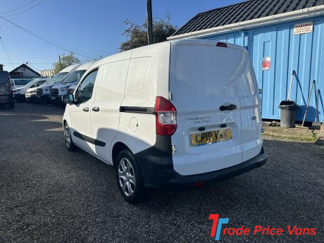FORD TRANSIT COURIER TREND TDCI 6 SPEED EURO 6 ULEZ COMPLIANT VANS FOR SALE IN ESSEX USED VANS FOR SALE IN ESSEX