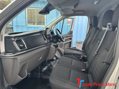 FORD TRANSIT CUSTOM LIMITED PANEL VAN AIR CON HEATED SEATS EURO 6 ULEZ COMPLIANT VANS FOR SALE IN ESSEX USED VANS FOR SALE IN ESSEX