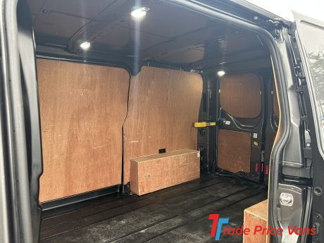 FORD TRANSIT CUSTOM 300 LIMITED AIR CON HEATED SEATS ULEZ COMPLIANT EURO 6 VANS FOR SALE IN ESSEX USED VANS FOR SALE IN ESSEX