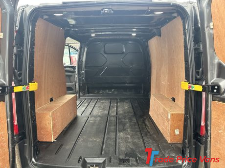 FORD TRANSIT CUSTOM 300 LIMITED AIR CON HEATED SEATS ULEZ COMPLIANT EURO 6 VANS FOR SALE IN ESSEX USED VANS FOR SALE IN ESSEX