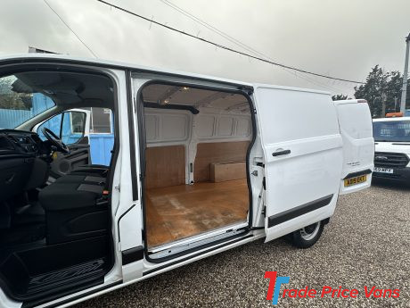 FORD TRANSIT CUSTOM 300 BASE L2 AIR CON EURO 6 ULEZ COMPLIANT VANS FOR SALE IN ESSEX USED VANS FOR SALE IN ESSEX