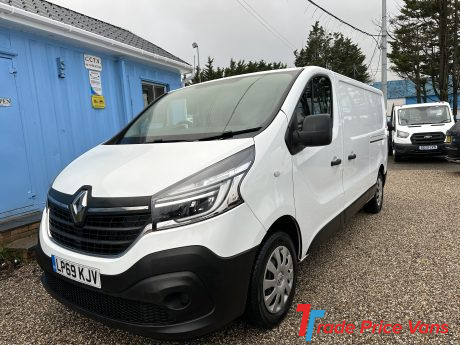 RENAULT TRAFIC LL30 BUSINESS + ENERGY AIR CON EURO 6 ULEZ COMPLIANT VANS FOR SALE IN ESSEX USED VANS FOR SALE IN ESSEX