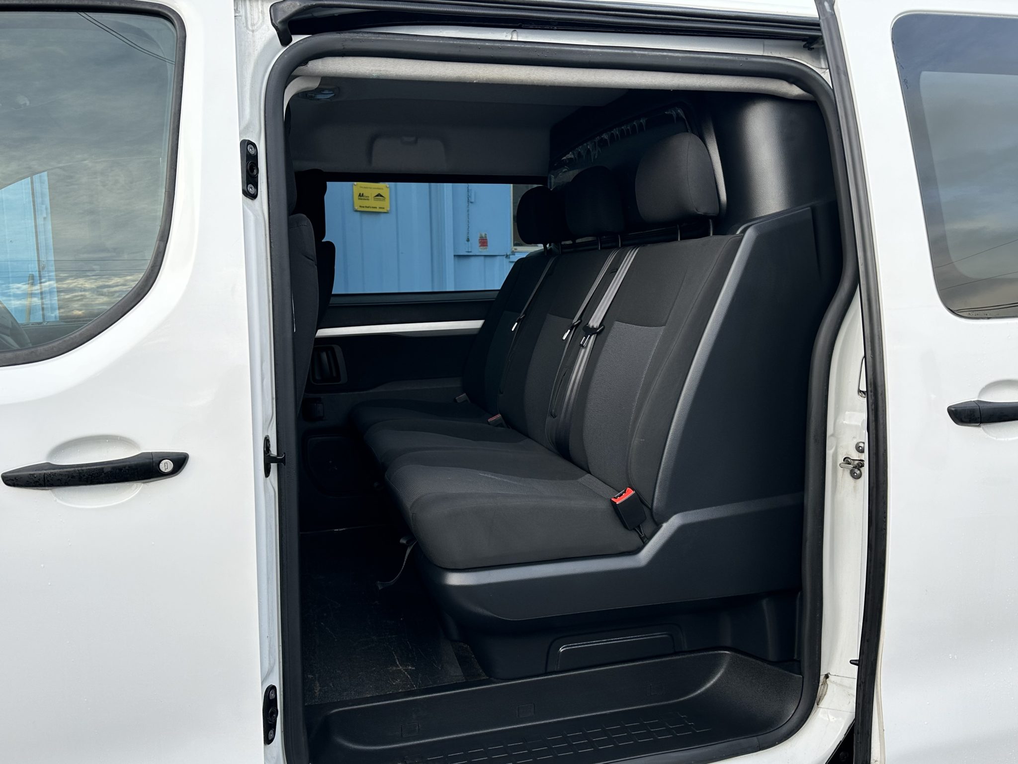 PEUGEOT EXPERT PROFESSIONAL CREW VAN 6 SEATS AIR CON EURO 6 ULEZ