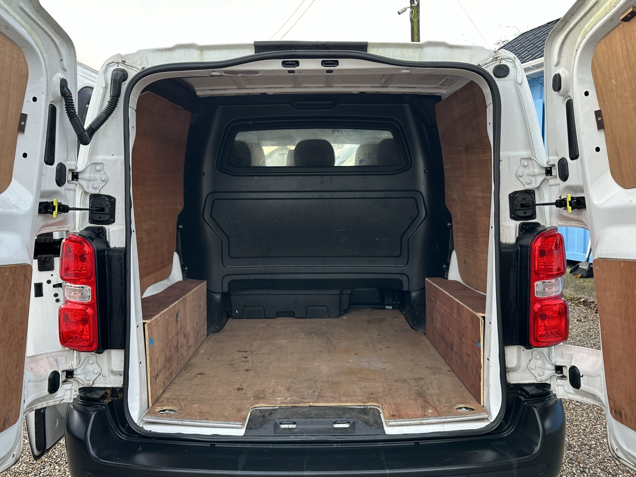 PEUGEOT EXPERT PROFESSIONAL CREW VAN 6 SEATS AIR CON EURO 6 ULEZ