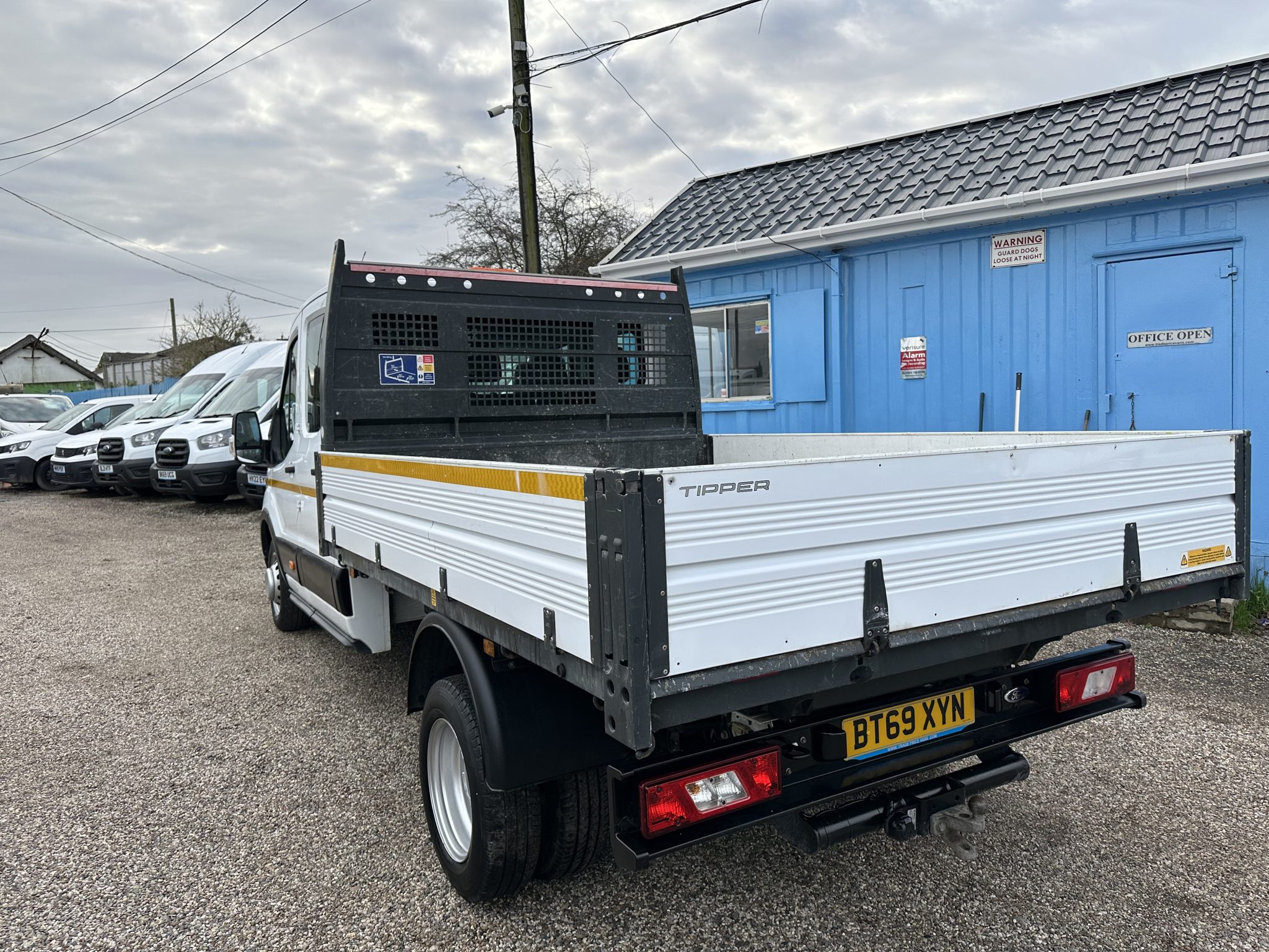 FORD TRANSIT DOUBLE CAB TIPPER TWIN REAR WHEELS EURO 6 ULEZ COMPLIANT