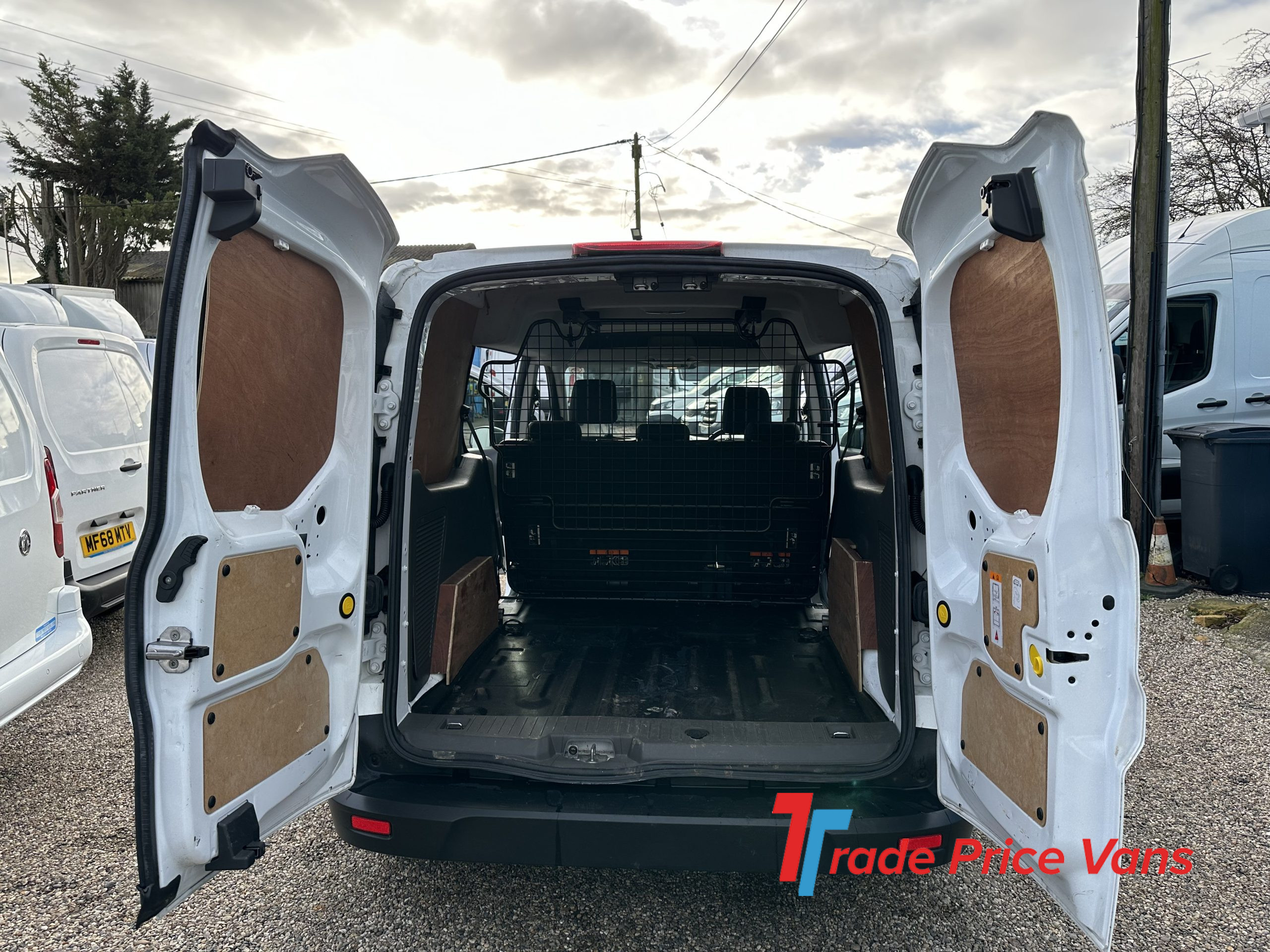 FORD TRANSIT CONNECT 230 TREND TDCI CREW VAN EURO 6 ULEZ COMPLIANT VANS