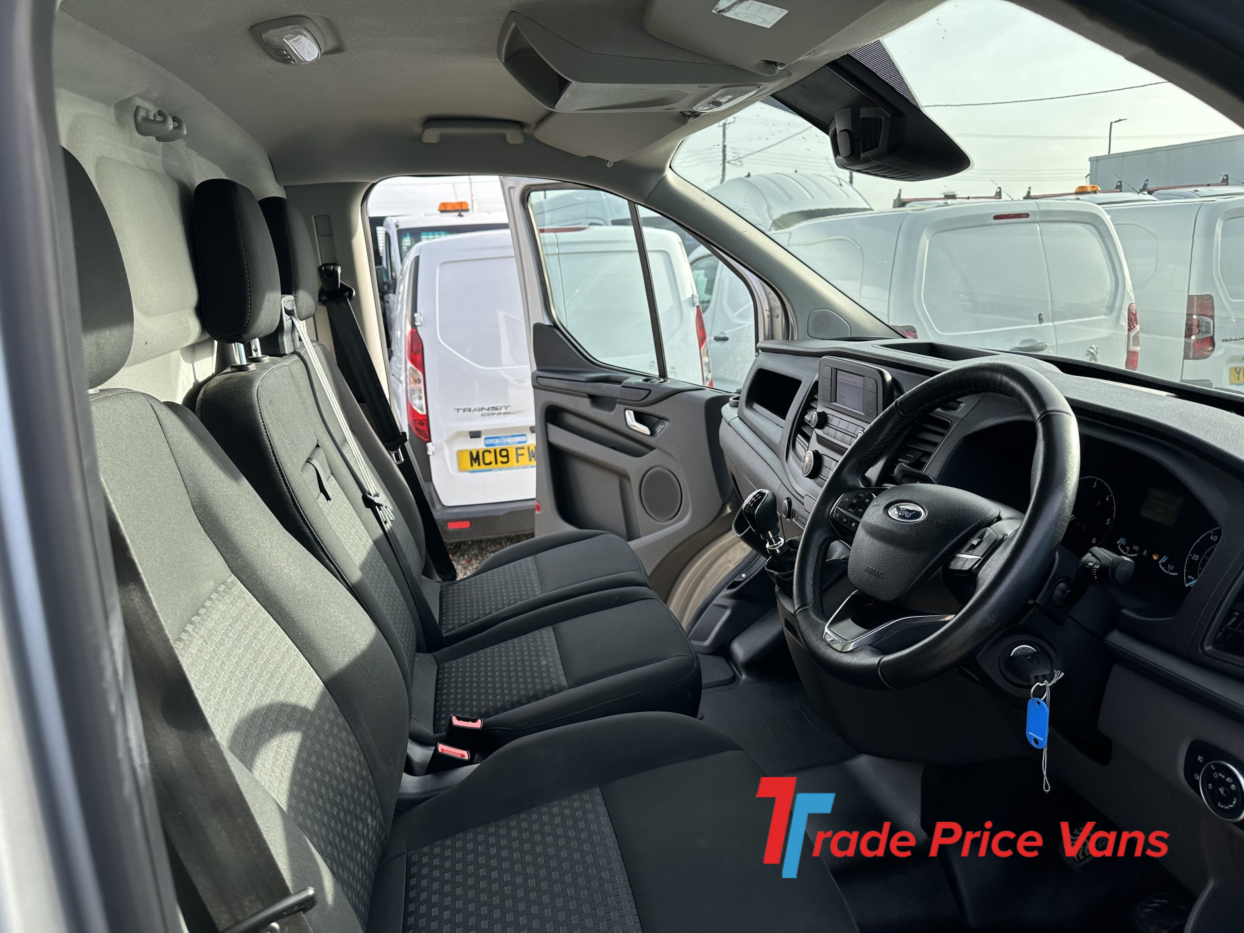 FORD TRANSIT CUSTOM 320 TREND PANEL VAN EURO 6 ULEZ COMPLIANT AIR CON