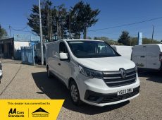2023 (23 PLATE) RENAULT TRAFIC LL30 EXTRA BLUE DCI L2 PANEL VAN 50K MILES