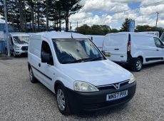 2007 (57 PLATE) VAUXHALL COMBO 2000 CDTI CAR DERIVED VAN ** NO VAT **