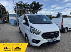 2023 (23 PLATE) FORD TRANSIT CUSTOM 300 LIMITED EBLUE L2 PANEL VAN AIR CON 61K MILES * WET BELT WILL BE CHANGED *