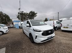 2024 (74 PLATE) FORD TRANSIT CUSTOM 300 LIMITED EBLUE L2 PANEL VAN  AIR CON SAT NAV SECURITY LOCKS 34K MILES